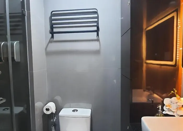 Air Luxury Makati Cbd With Balcony Apartment *